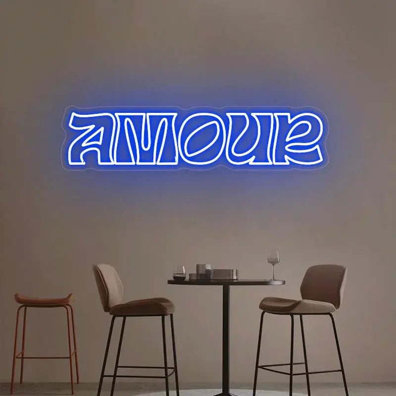 Enseigne néon LED AMOUR bleu froid illuminant un mur intérieur élégant, éclairage néon DIY pour design esthétique.