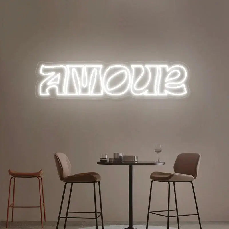 Enseigne néon LED AMOUR blanche éclairant un espace repas moderne, décoration murale néon DIY pour intérieur romantique.