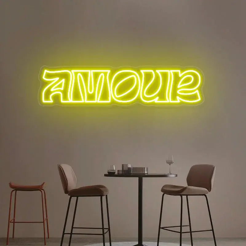 Enseigne néon LED AMOUR jaune apportant une énergie chaleureuse à un espace minimaliste, décoration néon DIY pour intérieur chaleureux.