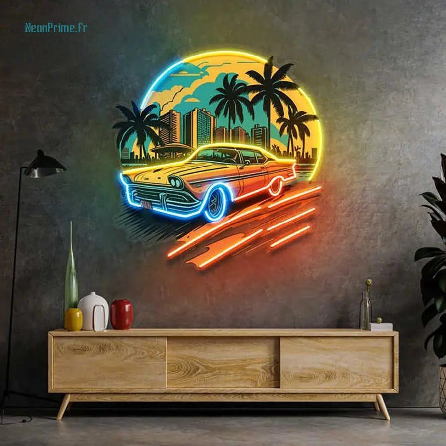 Enseigne néon LED GTA Vice City style rétro installée dans un salon moderne