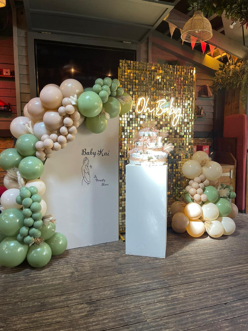 Enseigne néon LED OPEN colorée avec cœurs pour vitrine ou commerce