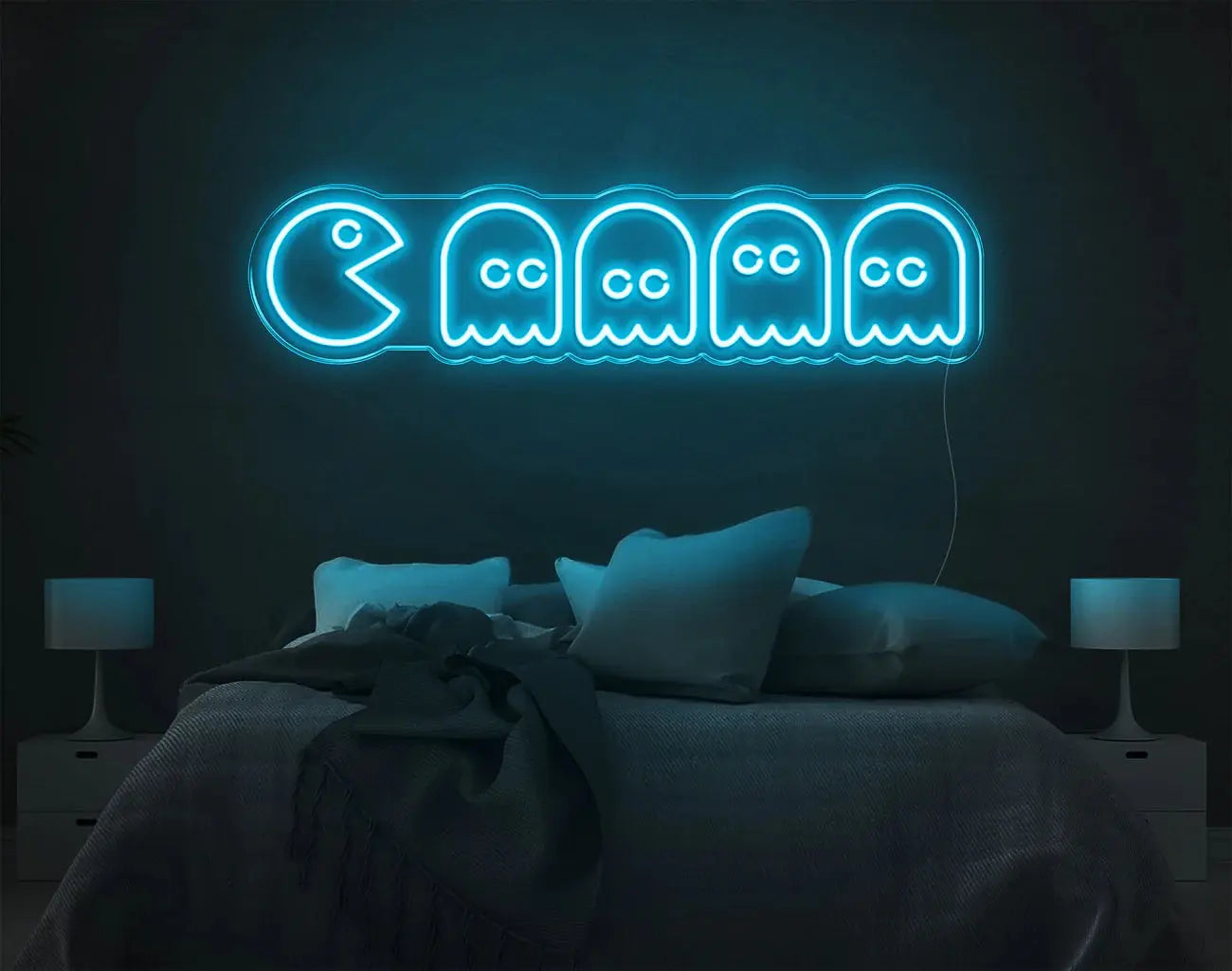 Lumière murale LED néon Pacman cyan apportant une décoration intérieure moderne et ludique.